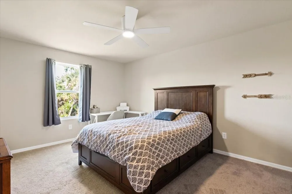 2737 E PRICE BOULEVARD North Port, FL 34288