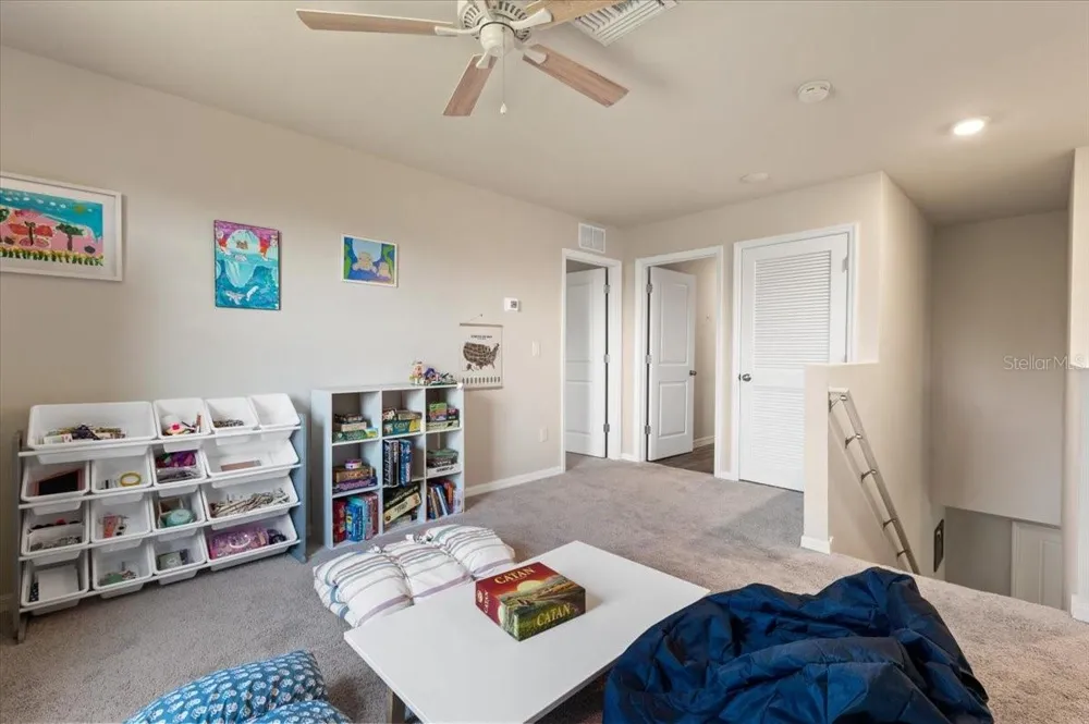 2737 E PRICE BOULEVARD North Port, FL 34288