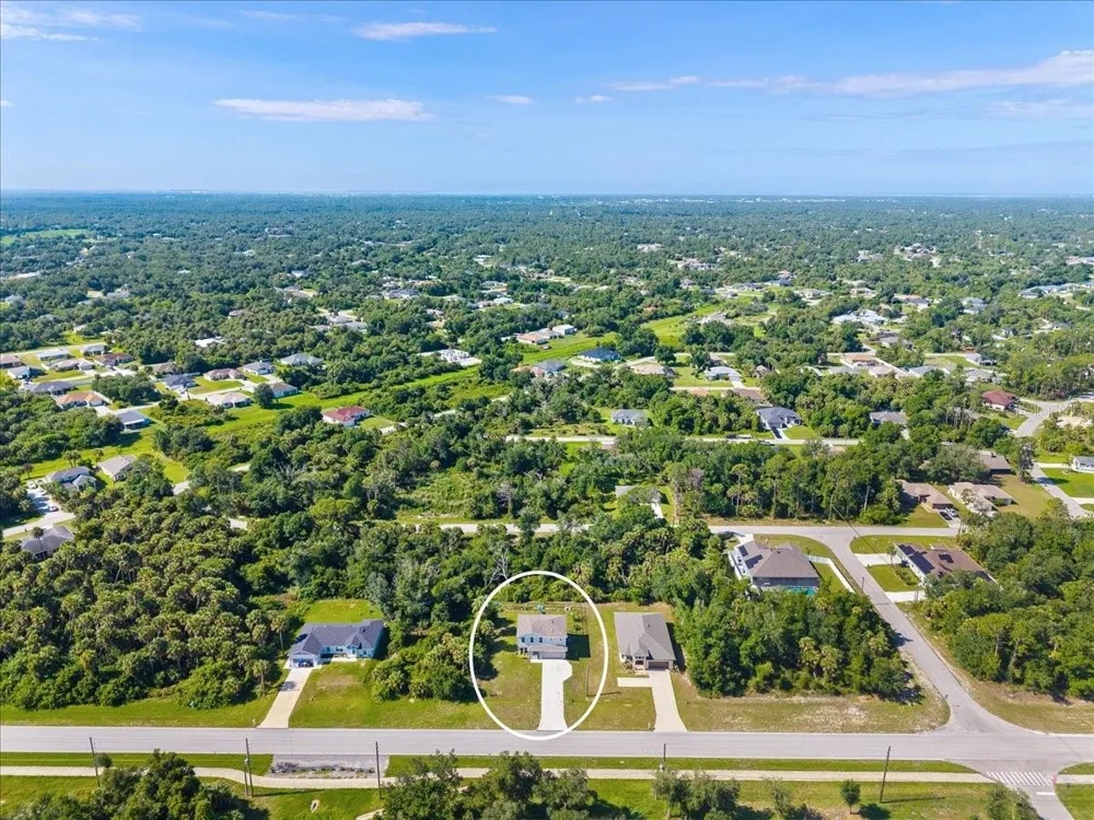 2737 E PRICE BOULEVARD North Port, FL 34288