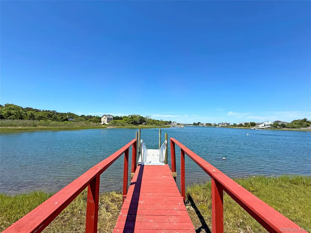 19 Cold Spring Court Southampton, NY 11968