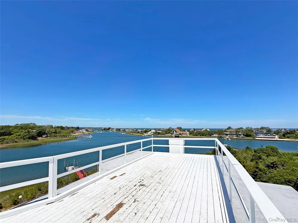 19 Cold Spring Court Southampton, NY 11968