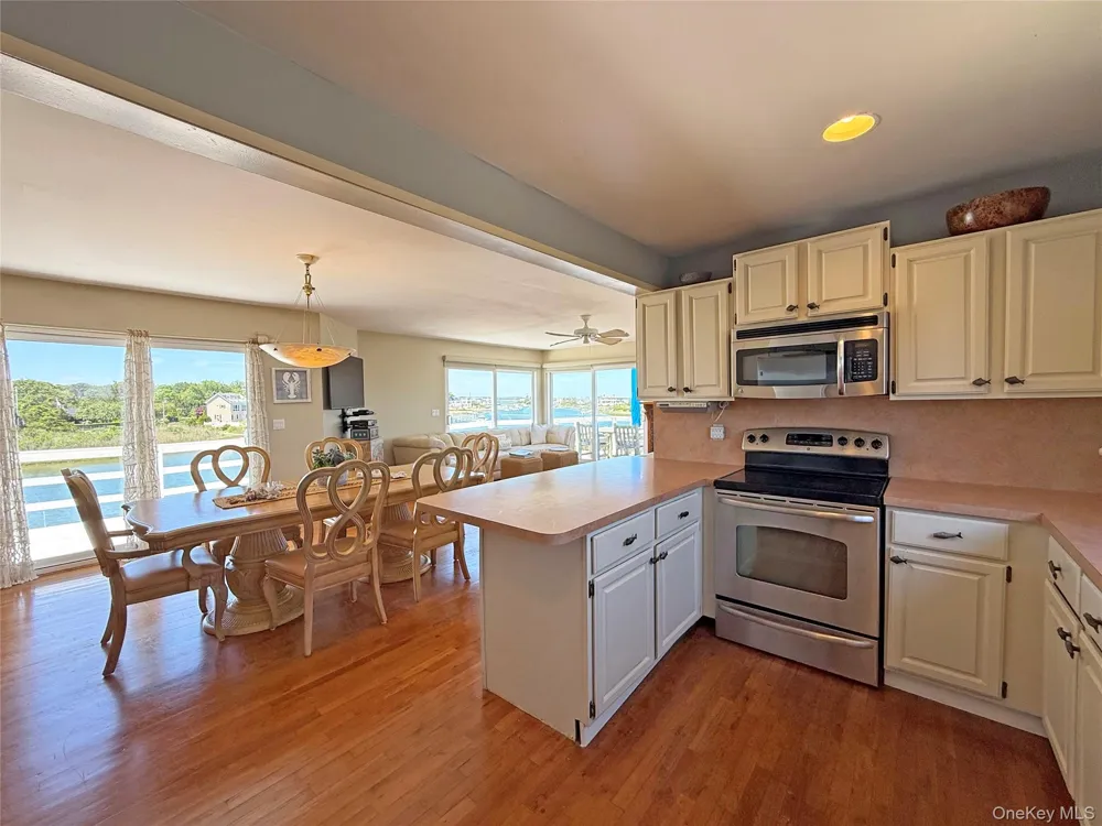 19 Cold Spring Court Southampton, NY 11968