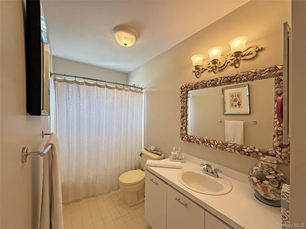 19 Cold Spring Court Southampton, NY 11968