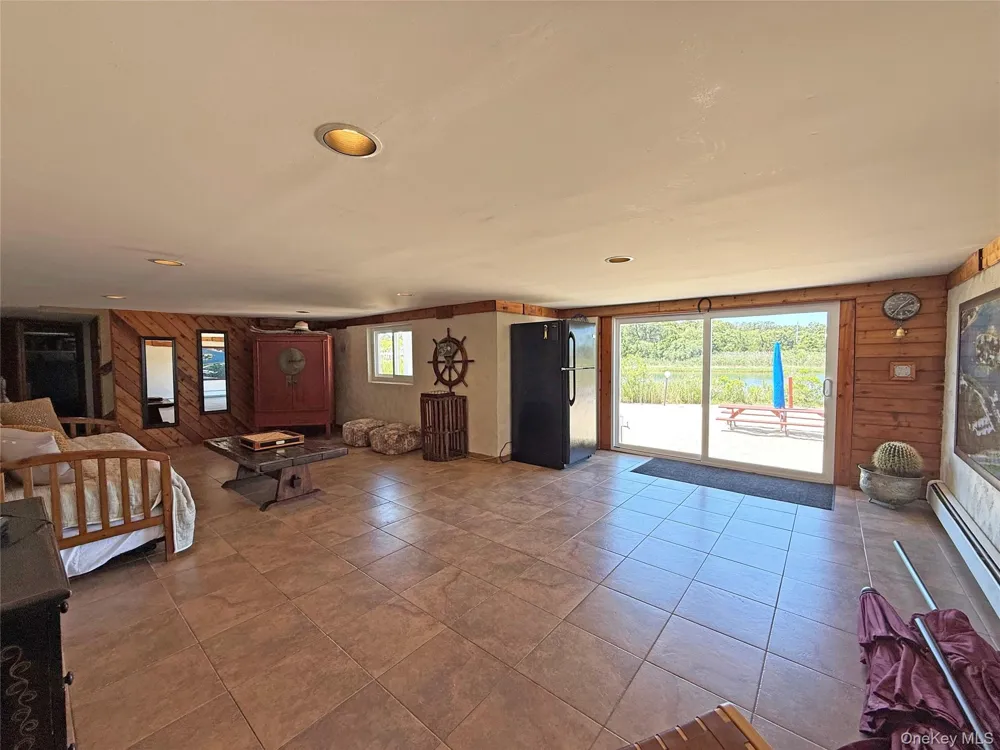19 Cold Spring Court Southampton, NY 11968