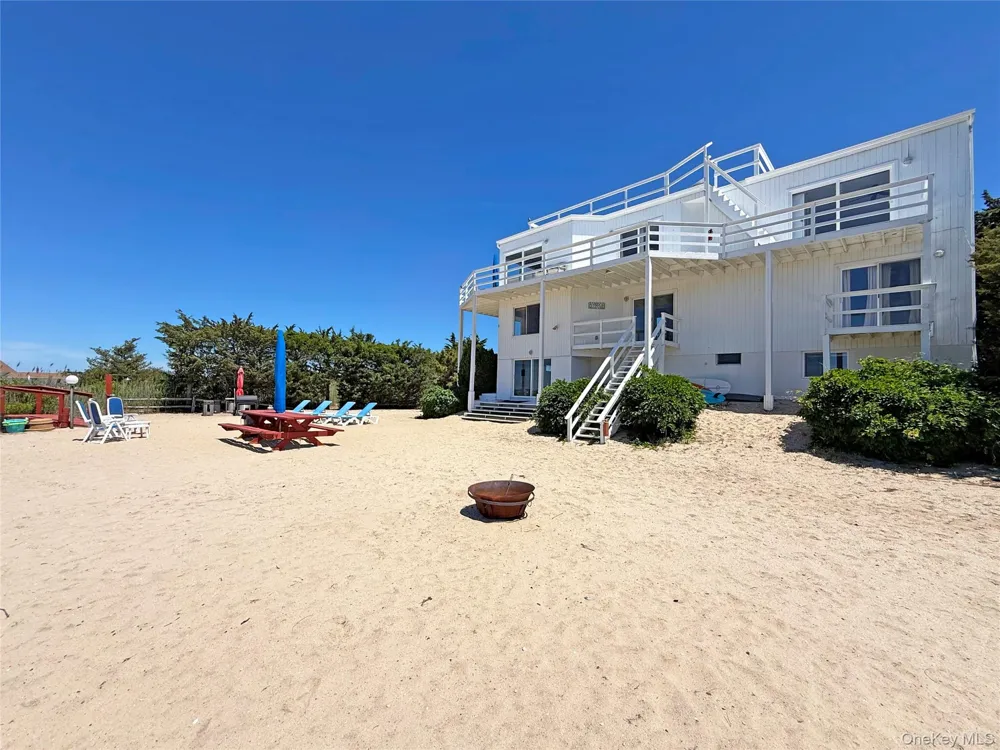 19 Cold Spring Court Southampton, NY 11968