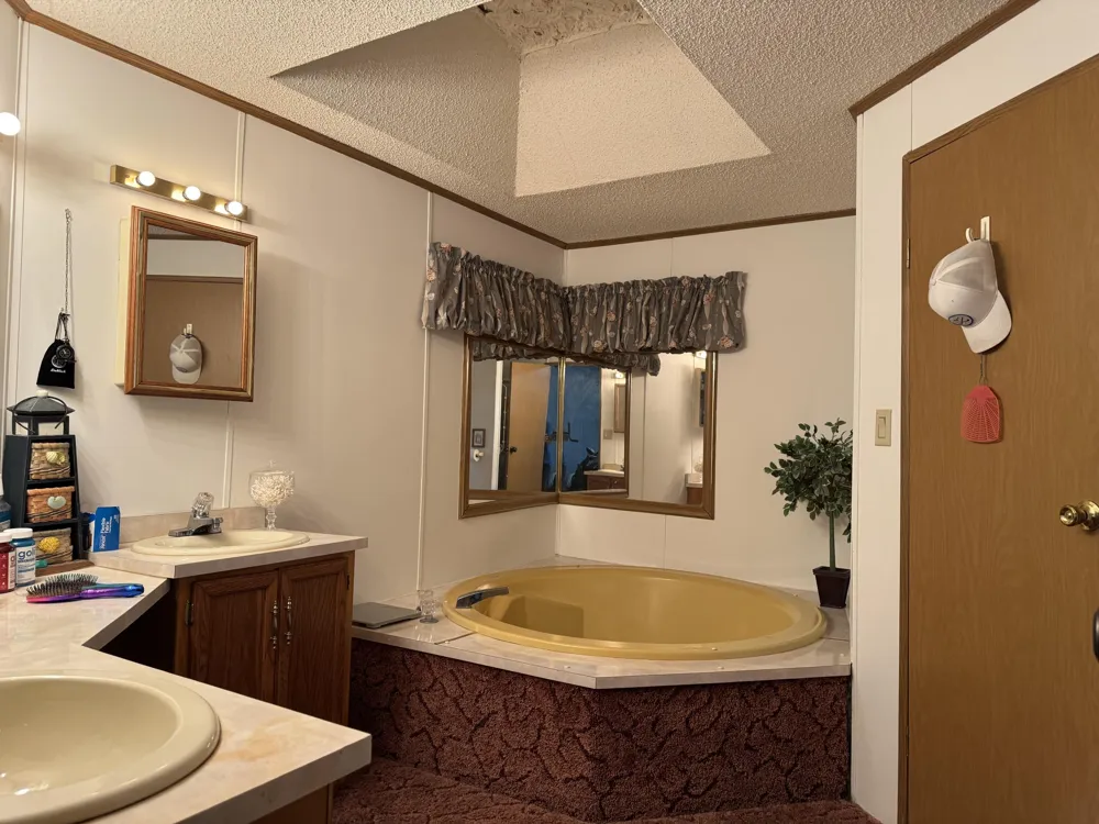 270 Kathy Drive Kinderhook Township, MI 49036