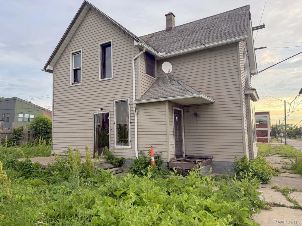 1726 Pine Street Detroit City, MI 48216