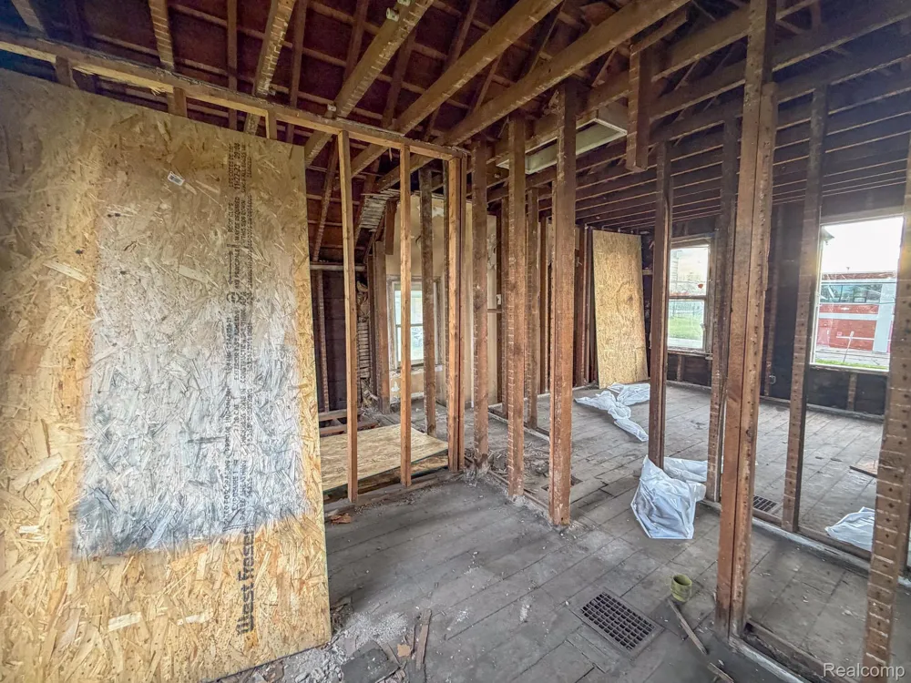 1726 Pine Street Detroit City, MI 48216