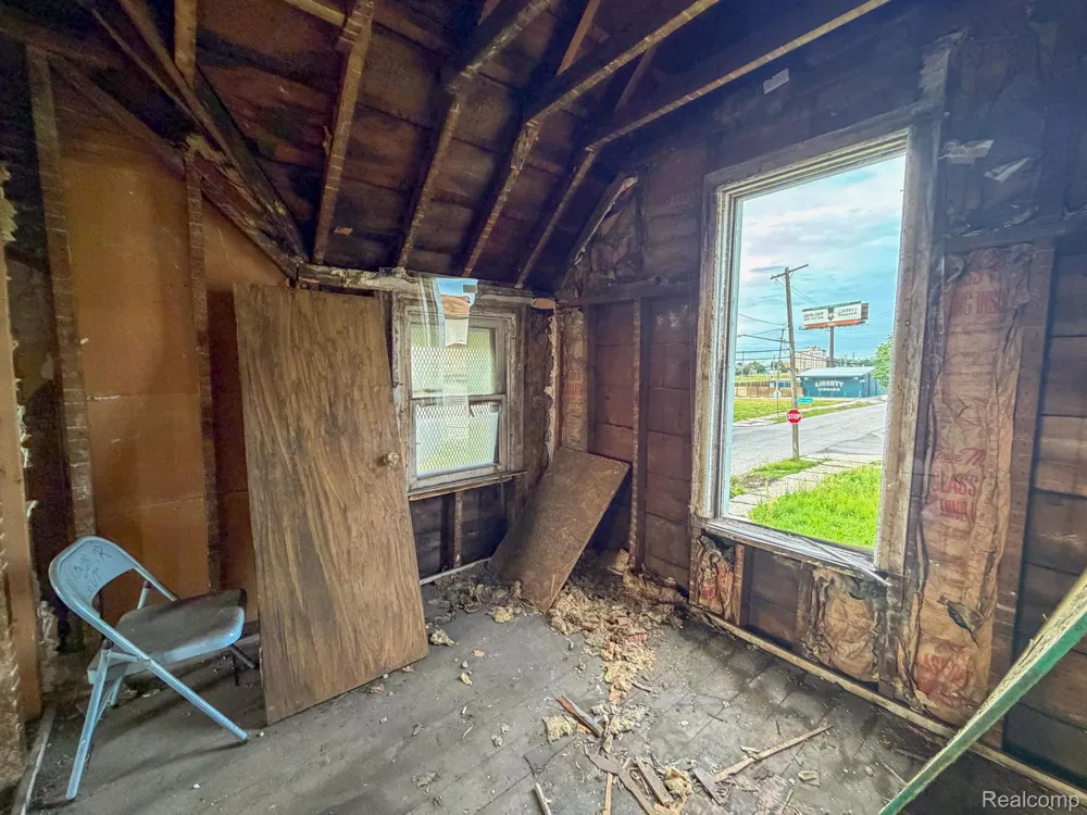 1726 Pine Street Detroit City, MI 48216