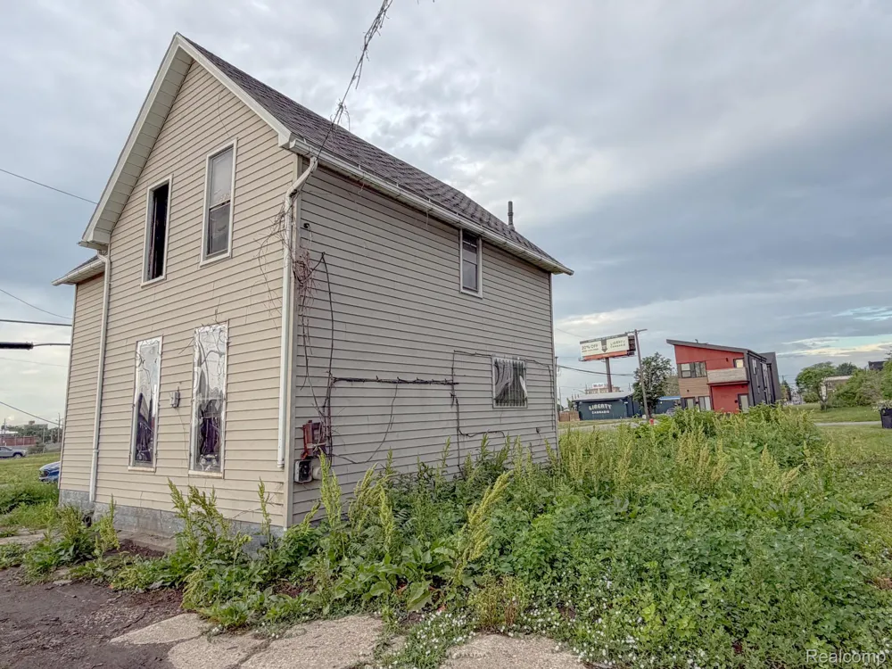 1726 Pine Street Detroit City, MI 48216