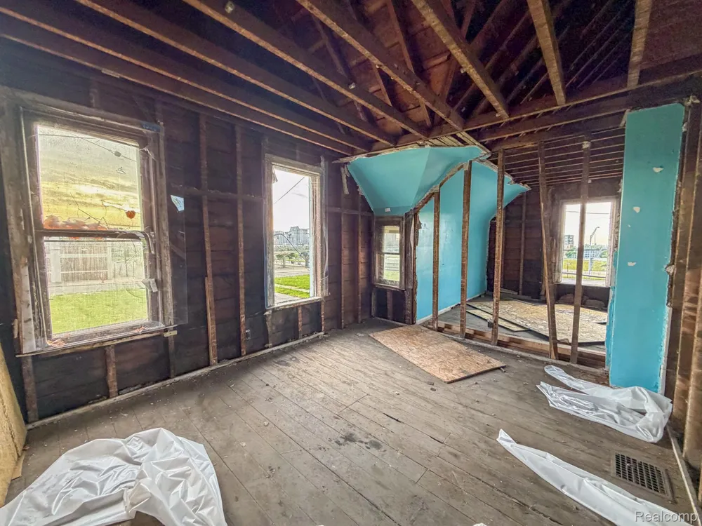 1726 Pine Street Detroit City, MI 48216