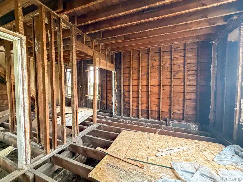 1726 Pine Street Detroit City, MI 48216
