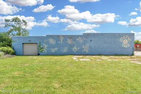 60 E Greendale
