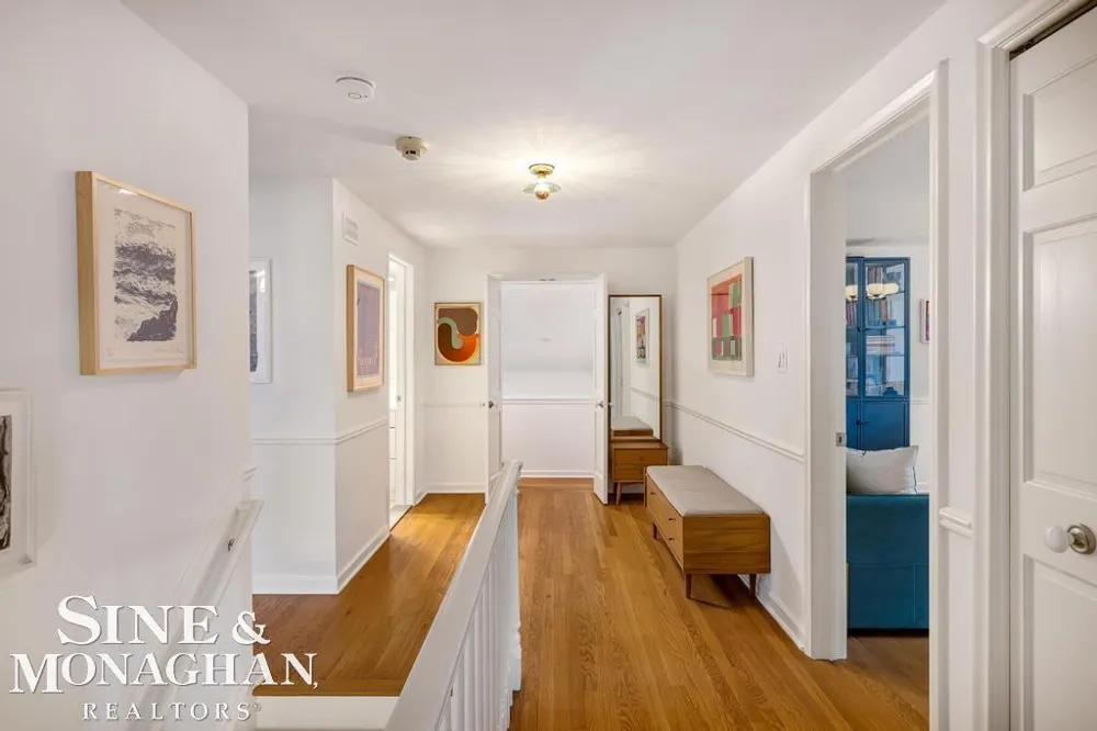 565 Lochmoor Boulevard Grosse Pointe Woods City, MI 48236