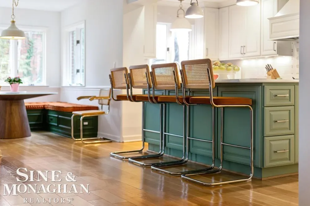 565 Lochmoor Boulevard Grosse Pointe Woods City, MI 48236