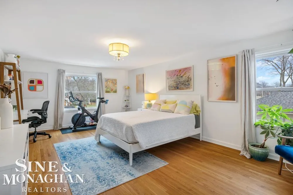 565 Lochmoor Boulevard Grosse Pointe Woods City, MI 48236