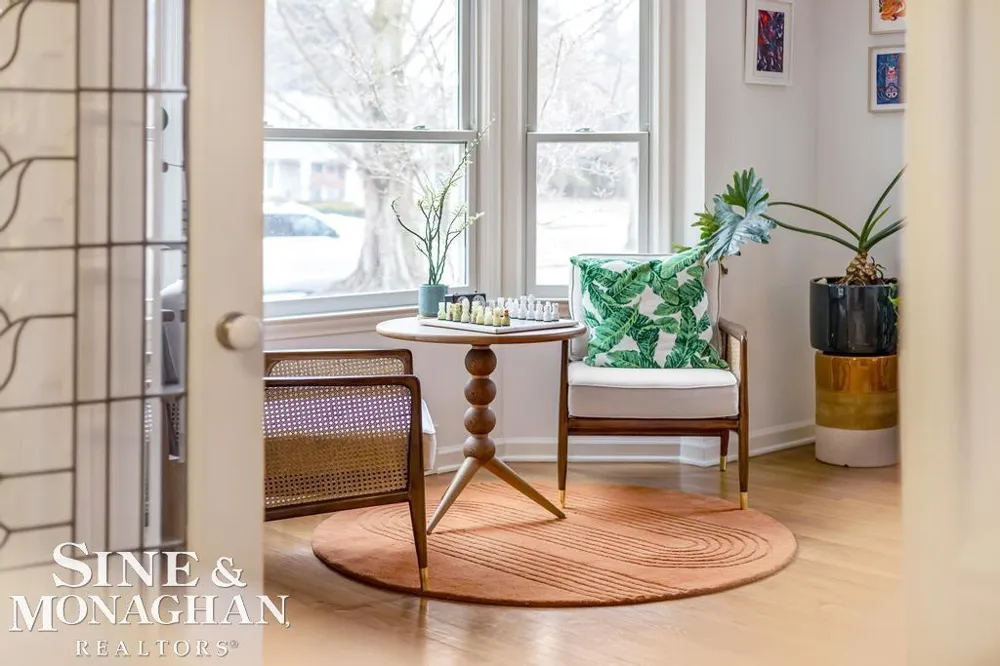 565 Lochmoor Boulevard Grosse Pointe Woods City, MI 48236