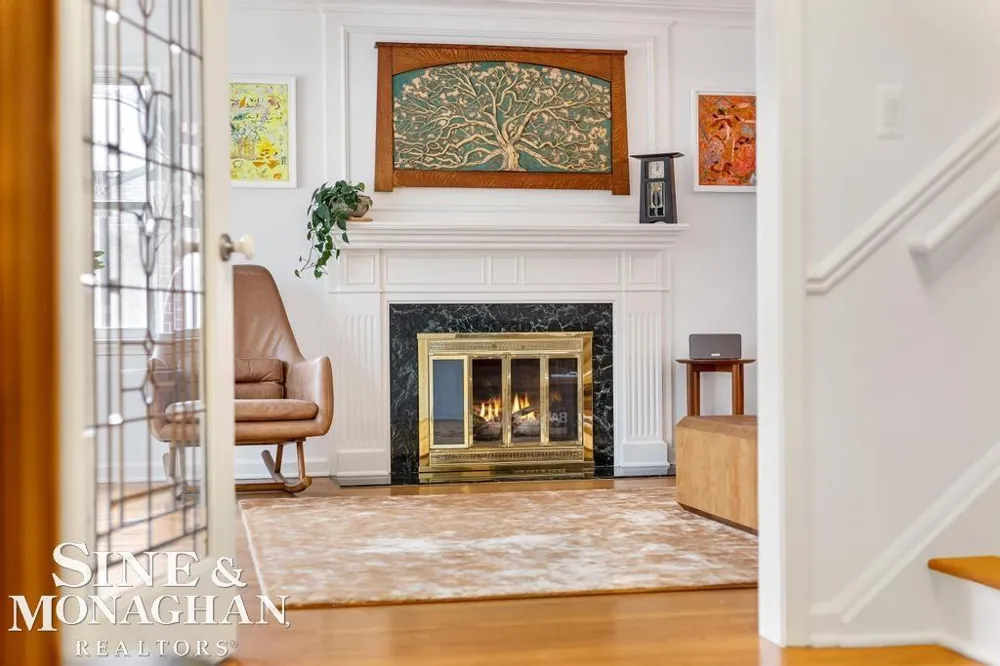 565 Lochmoor Boulevard Grosse Pointe Woods City, MI 48236