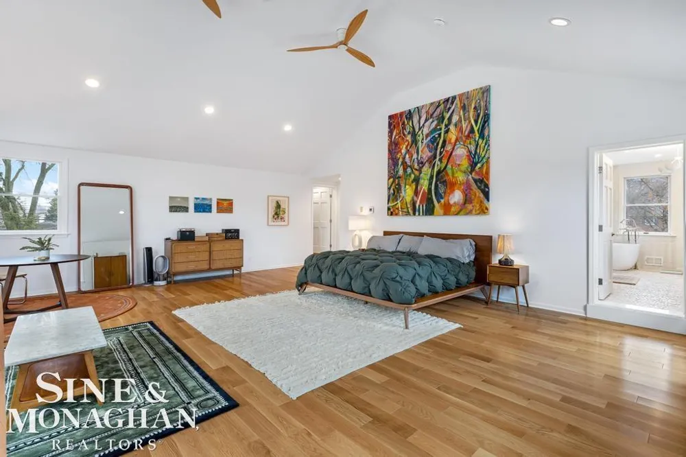 565 Lochmoor Boulevard Grosse Pointe Woods City, MI 48236