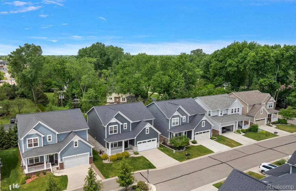 31065 Tremont Lane Beverly Hills Village, MI 48025