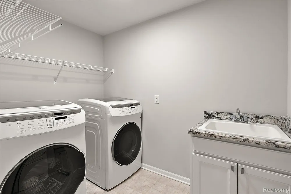 31065 Tremont Lane Beverly Hills Village, MI 48025