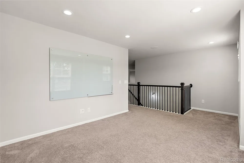 31065 Tremont Lane Beverly Hills Village, MI 48025