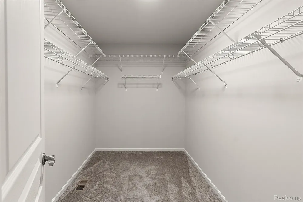 31065 Tremont Lane Beverly Hills Village, MI 48025