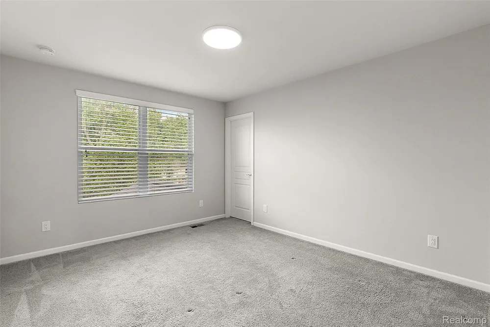 31065 Tremont Lane Beverly Hills Village, MI 48025