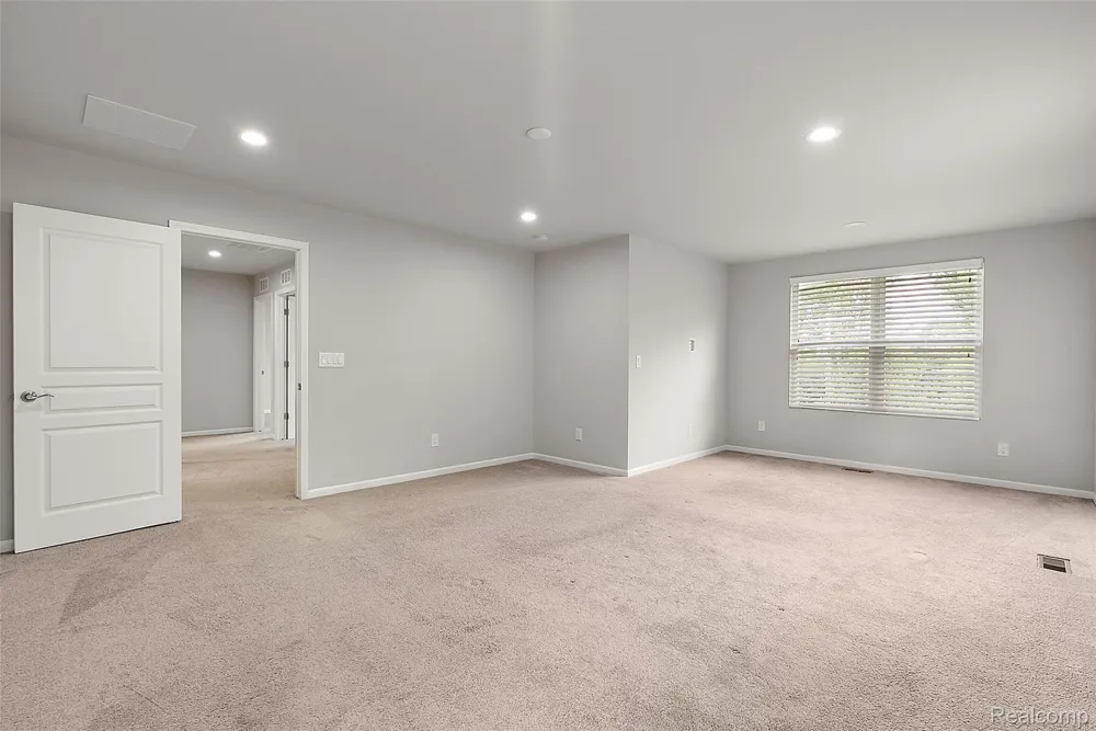 31065 Tremont Lane Beverly Hills Village, MI 48025