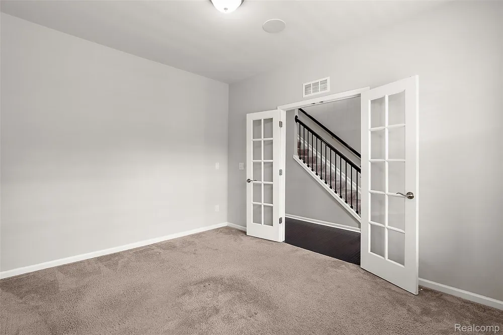 31065 Tremont Lane Beverly Hills Village, MI 48025