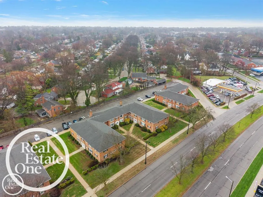 17560 Mack Avenue Grosse Pointe City, MI 48230