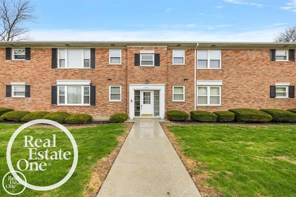 17560 Mack Avenue Grosse Pointe City, MI 48230