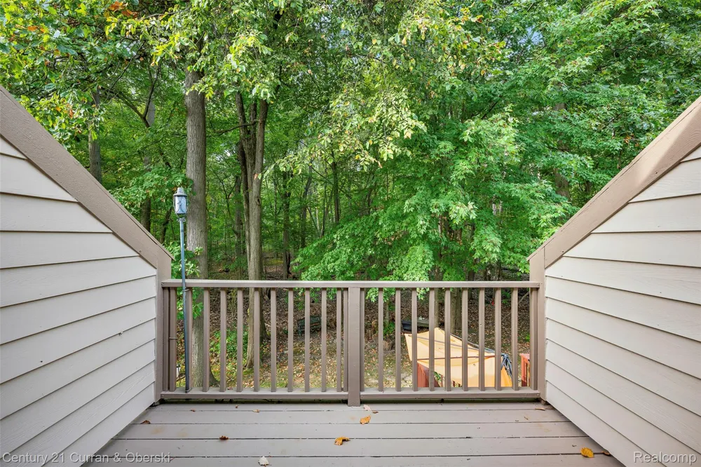 5237 Royal Vale Lane Dearborn City, MI 48126