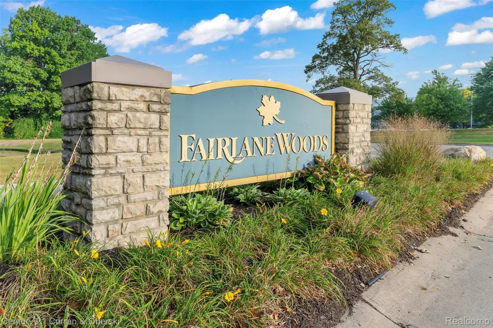5237 Royal Vale Lane Dearborn City, MI 48126