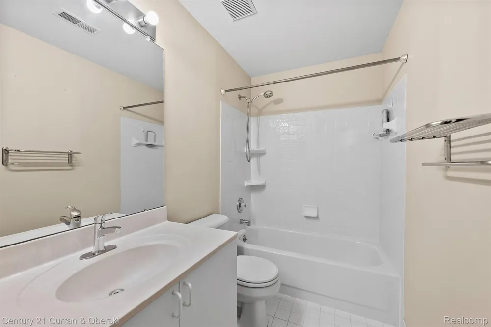 5237 Royal Vale Lane Dearborn City, MI 48126