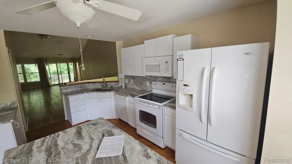 5237 Royal Vale Lane Dearborn City, MI 48126