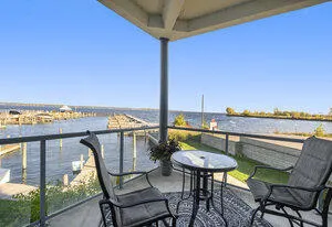 2964 Lakeshore Drive #E102 Muskegon City, MI 49441