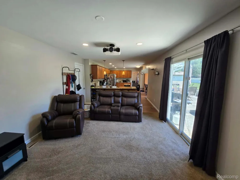 5279 Robinwood Drive Clyde Township, MI 48049