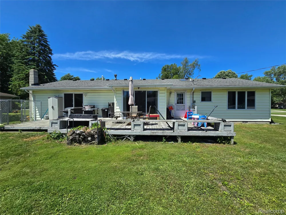 5279 Robinwood Drive Clyde Township, MI 48049