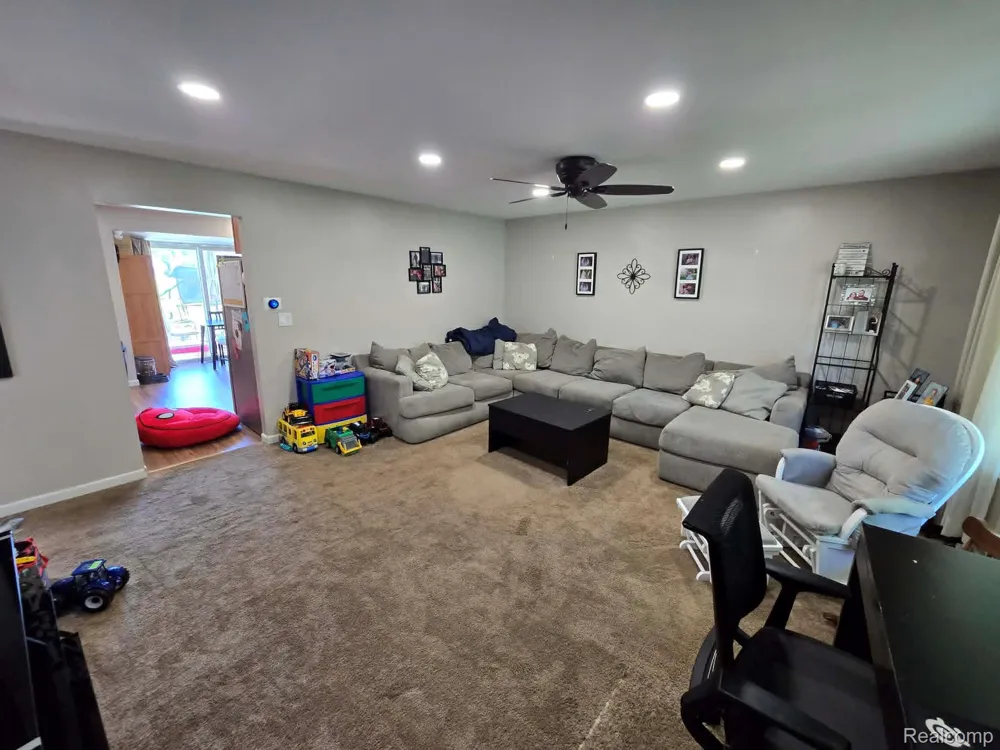 5279 Robinwood Drive Clyde Township, MI 48049