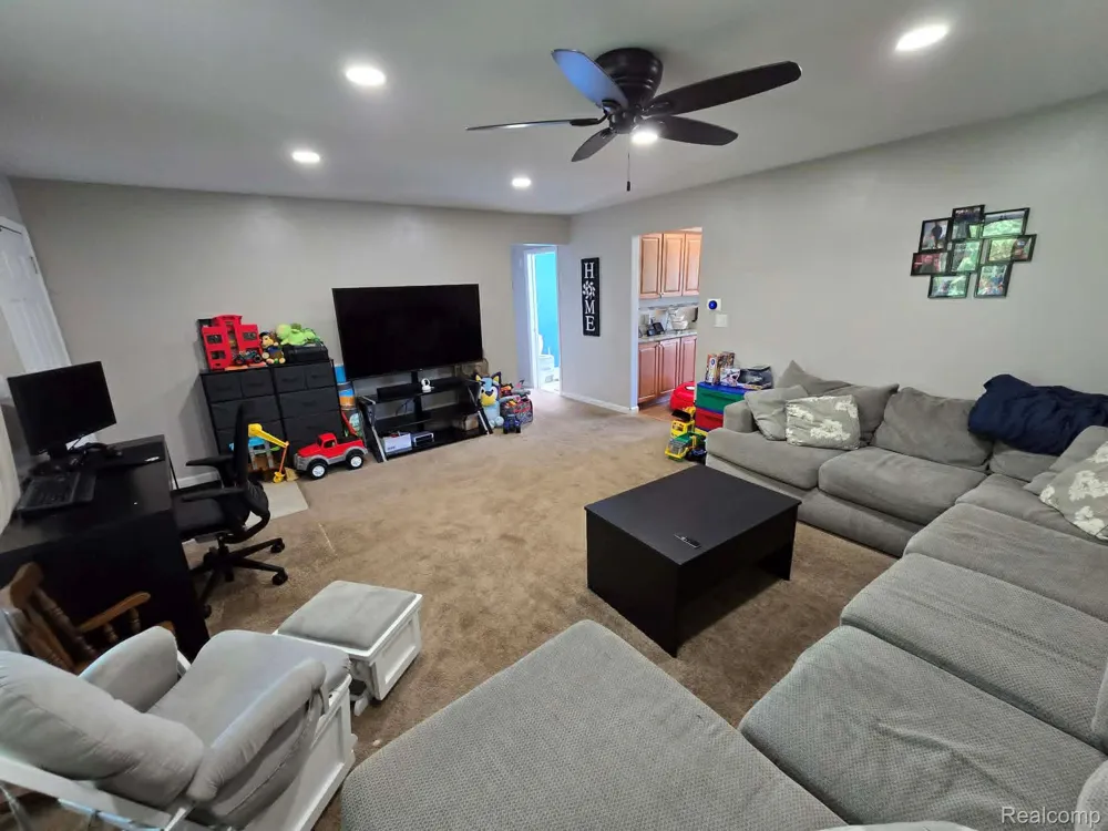 5279 Robinwood Drive Clyde Township, MI 48049
