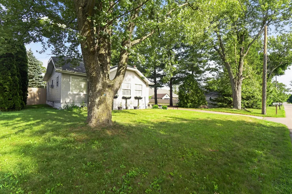 1023 Evanston Drive Blackman Charter Township, MI 49202