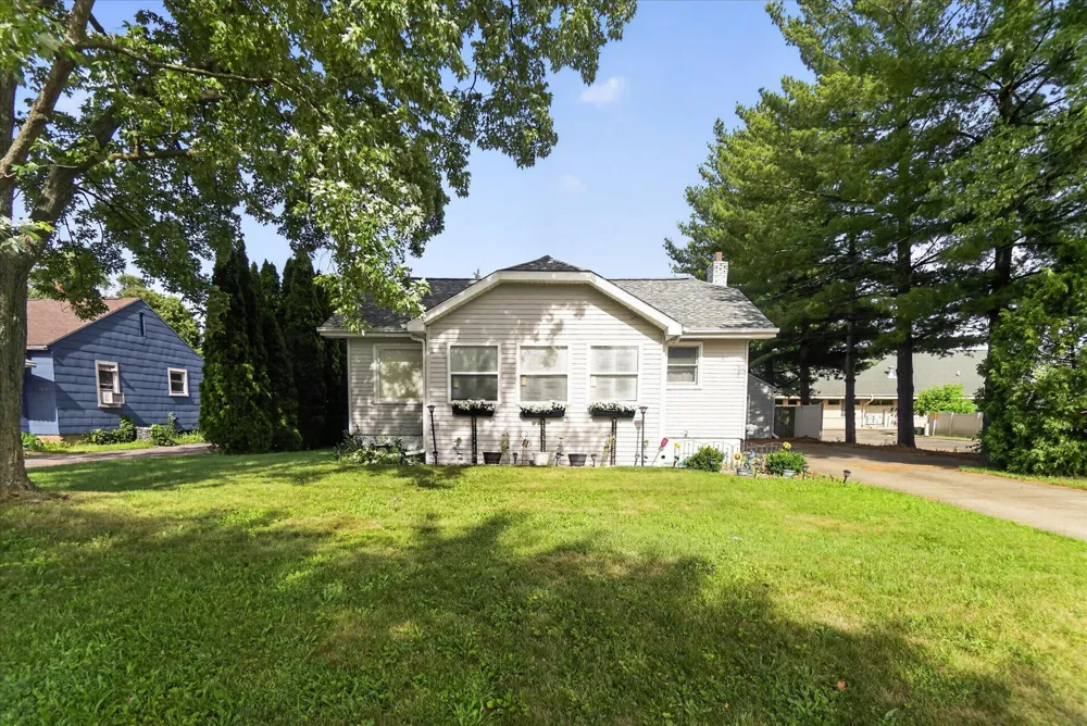 1023 Evanston Drive Blackman Charter Township, MI 49202