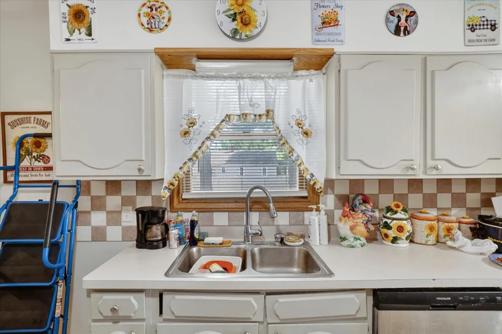 1023 Evanston Drive Blackman Charter Township, MI 49202