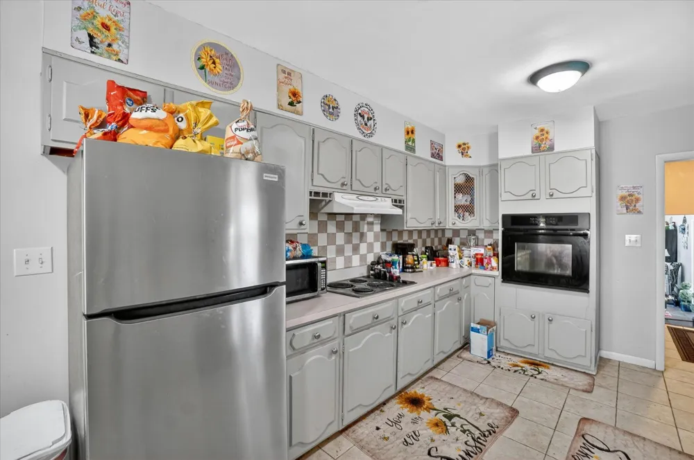 1023 Evanston Drive Blackman Charter Township, MI 49202