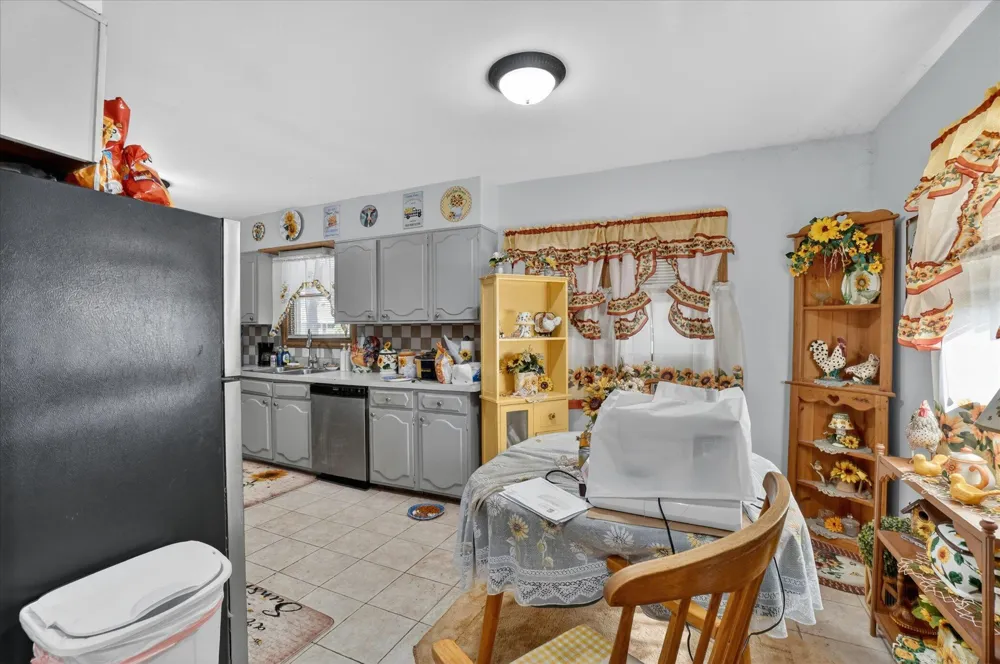 1023 Evanston Drive Blackman Charter Township, MI 49202
