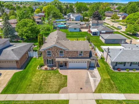 23312 E Fairway Drive