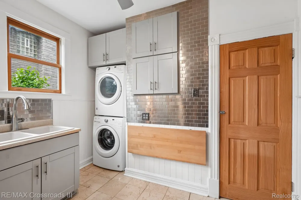 211 Woodward Street Ypsilanti City, MI 48197