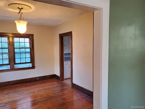 358 W Iroquois Road