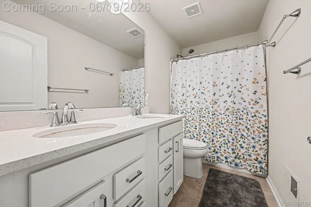 2751 Salt Springs Drive Saline Township, MI 48176